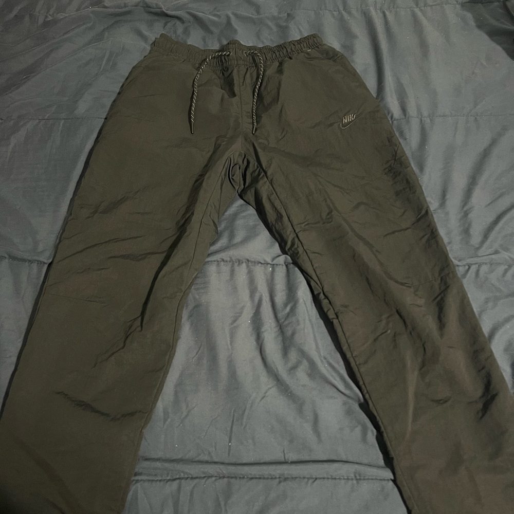 Nike Men's Dark Gray Joggers